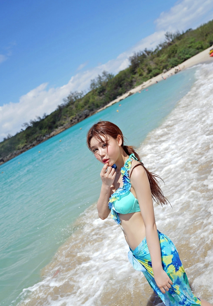 清凉一夏Milk楚楚性感比基尼沙滩风情靓丽诱惑美乳气质写真