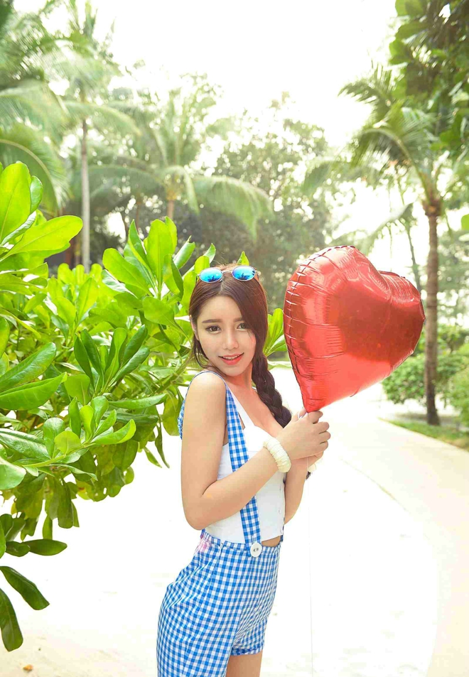 美女模特徐妍馨Mandy普吉岛旅拍娇媚美乳诱人阳光写真