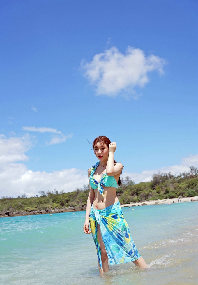 清凉一夏Milk楚楚性感比基尼沙滩风情靓丽诱惑美乳气质写真