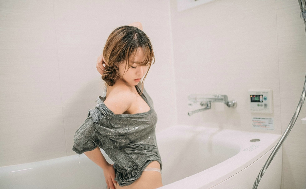 柳侑绮私房浴缸里湿身醉酒少妇诱惑勾魂迷人写真