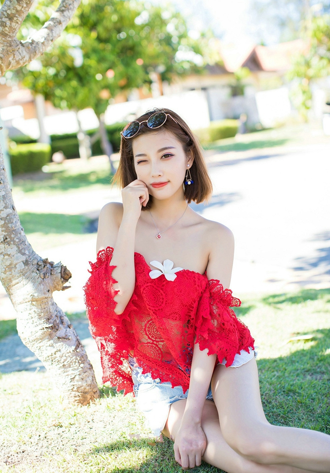 清纯靓丽诱人女神杨晨晨sugar白色泳衣性感迷人诱惑勾魂写真
