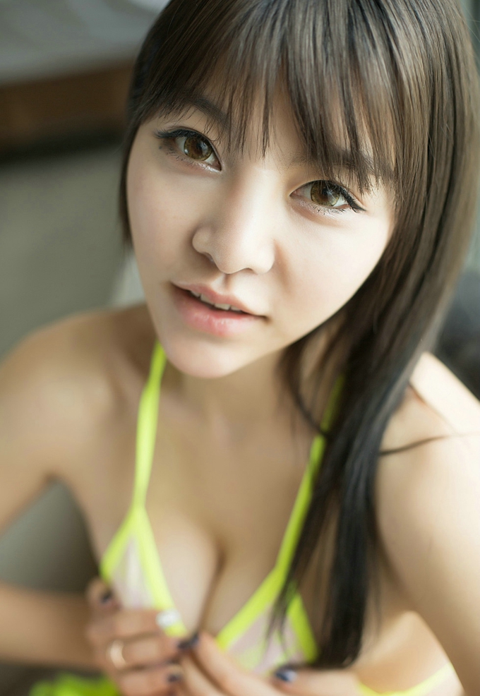 诱惑迷人气质女神童颜巨乳嫩模Selina_王玥晨性感勾魂比基尼写真