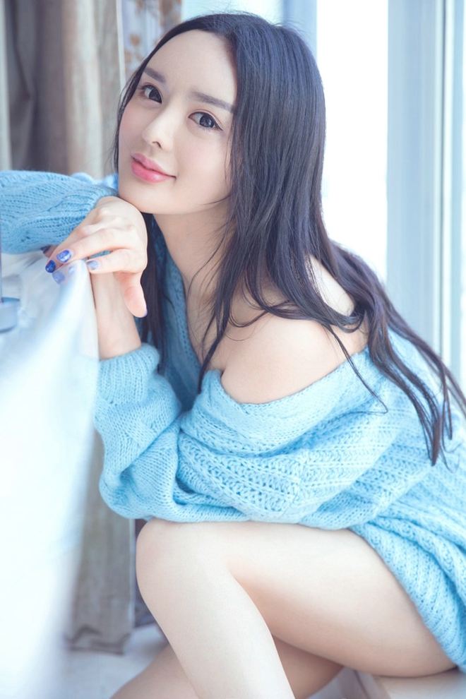 性感纤弱娇媚清纯嫩模晓迪秀魔鬼身材香艳妖娆诱惑私房写真