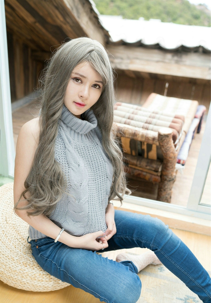 魅惑勾人美人凯竹BuiBui露背毛衣侧乳诱惑性感迷人写真