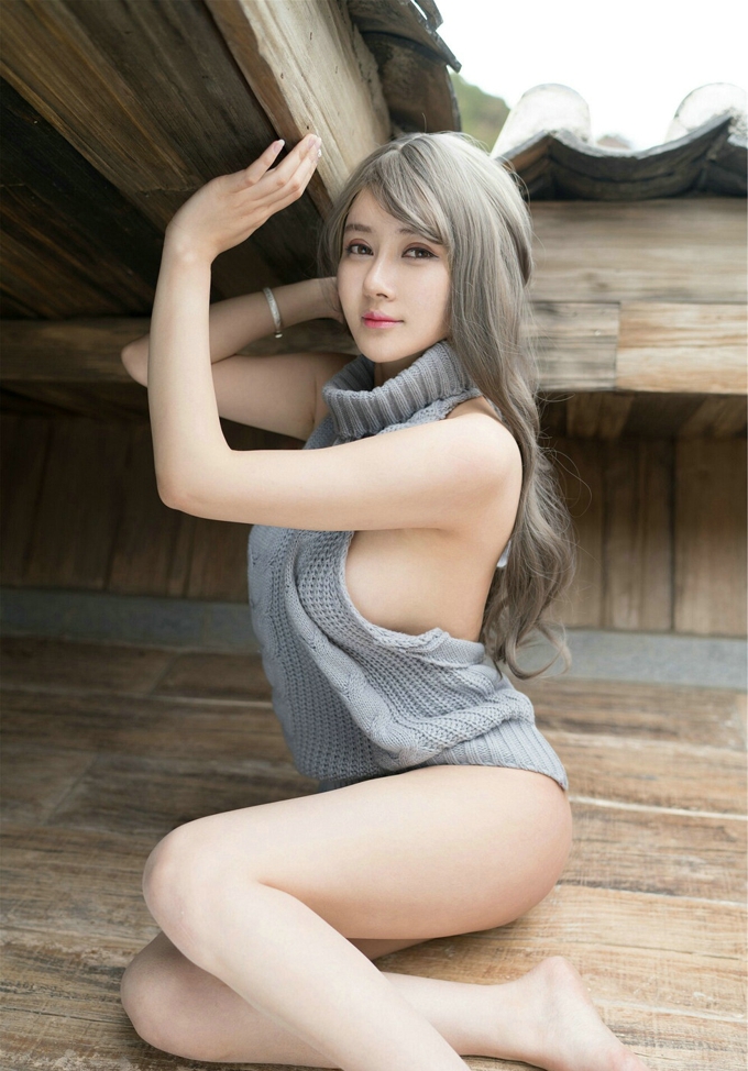 魅惑勾人美人凯竹BuiBui露背毛衣侧乳诱惑性感迷人写真