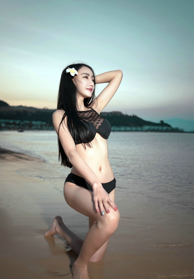 极品尤物火辣身材三点式比基尼诱惑婕西儿jessie性感勾魂气质写真