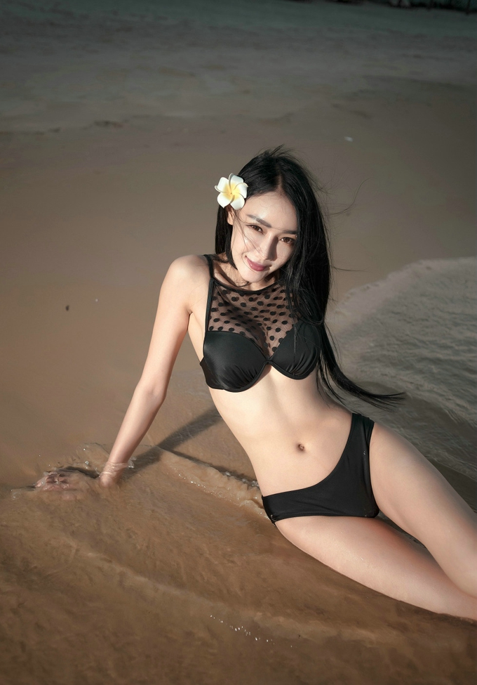 极品尤物火辣身材三点式比基尼诱惑婕西儿jessie性感勾魂气质写真