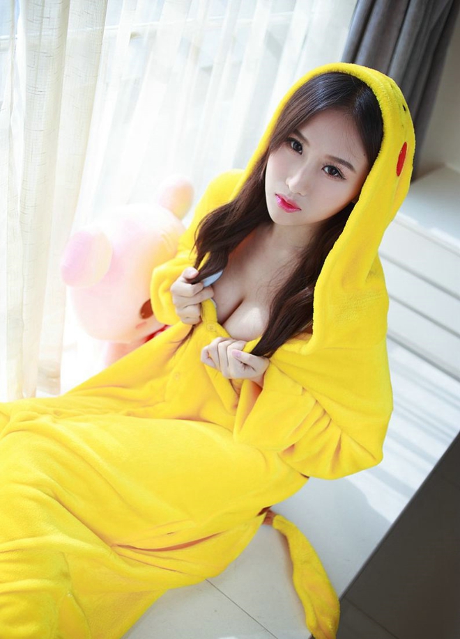 性感火辣娇艳美女月音瞳可爱睡衣露乳诱惑私房写真
