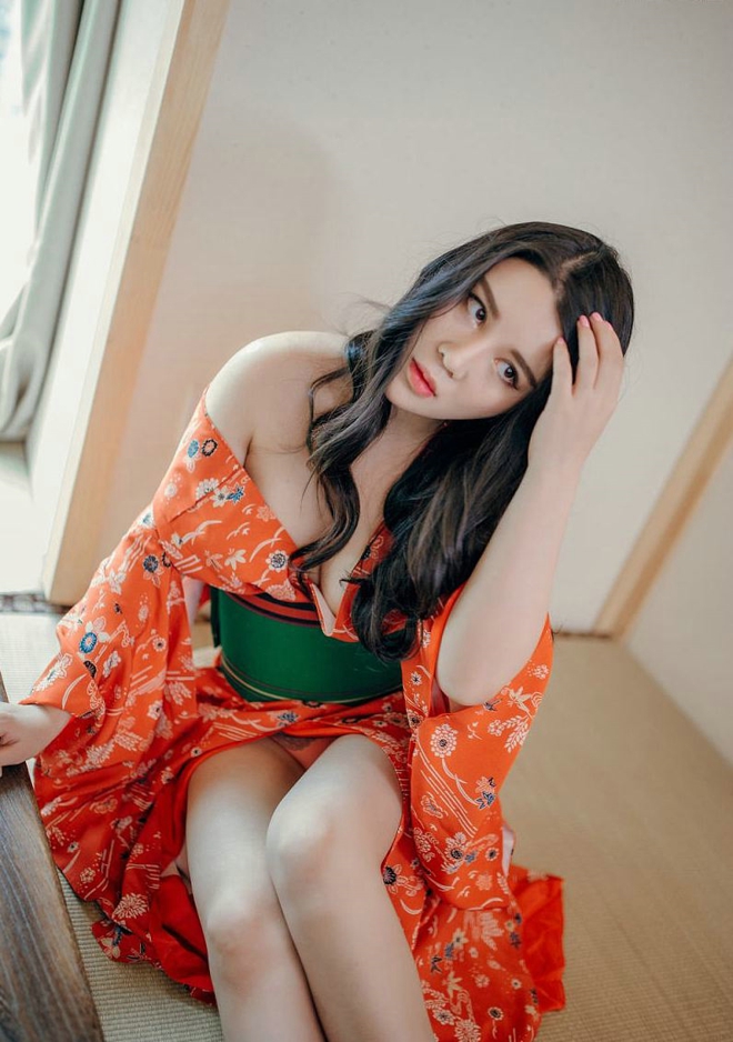 性感诱惑宅男女神Sukki露骨销魂制服诱惑销魂写真