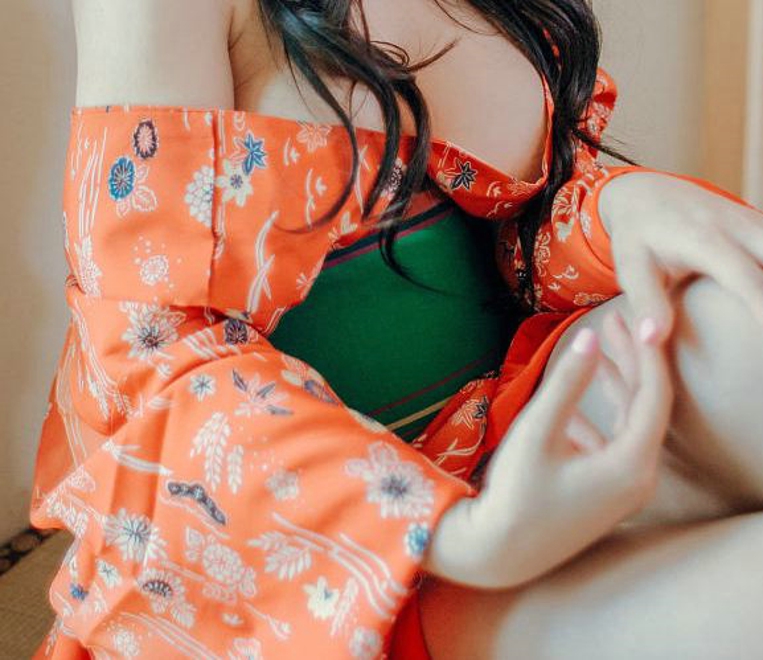 性感诱惑宅男女神Sukki露骨销魂制服诱惑销魂写真