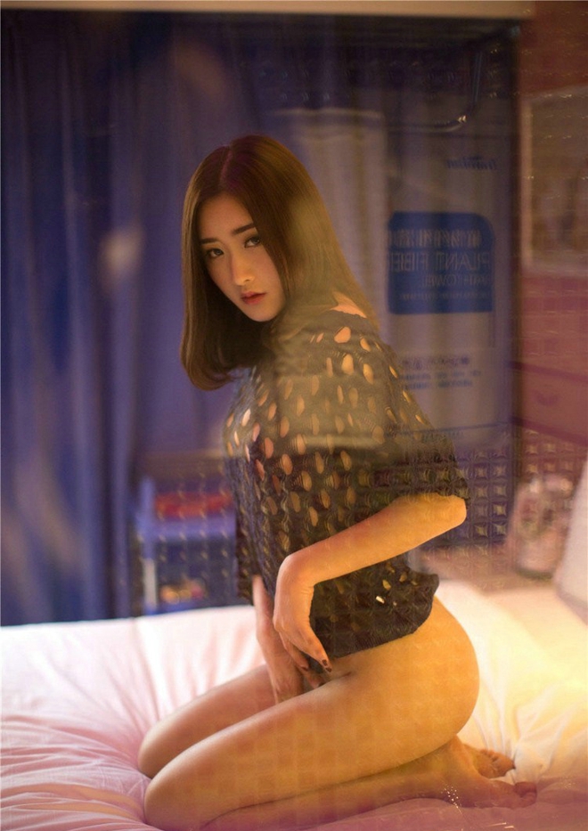 丰满mm周琰琳室内网格透视装性感魅惑私房火辣销魂写真