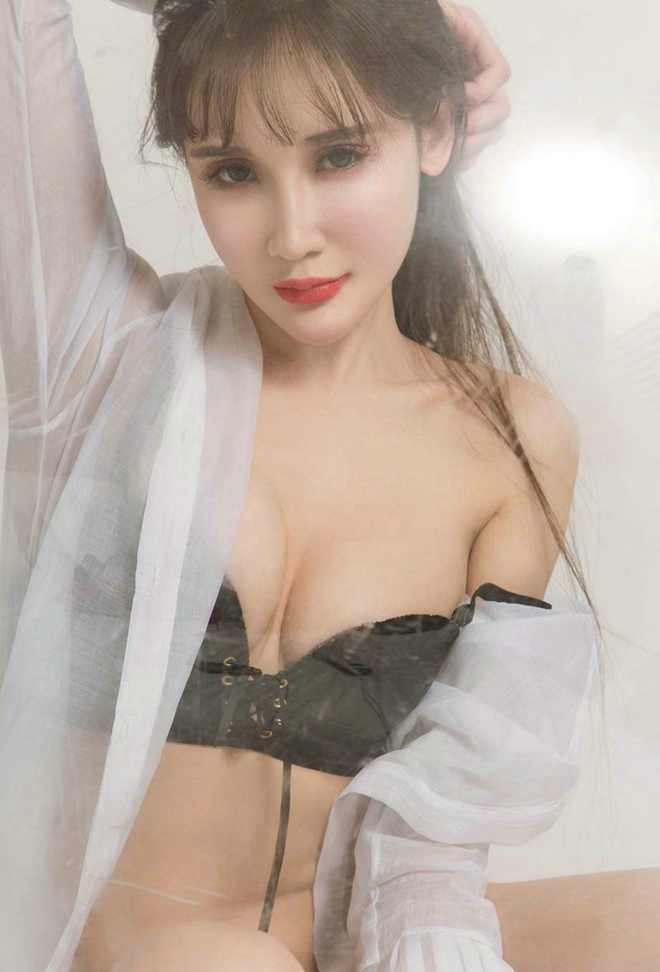 湿身火辣美女阿依努尔瓦娅透视装爆乳浴室性感激情写真