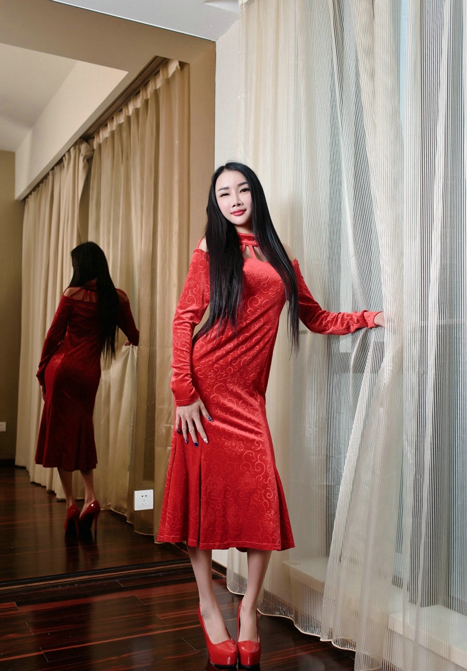 性感少妇婕西儿诱惑迷人气质勾魂撩人眼神火辣身材写真