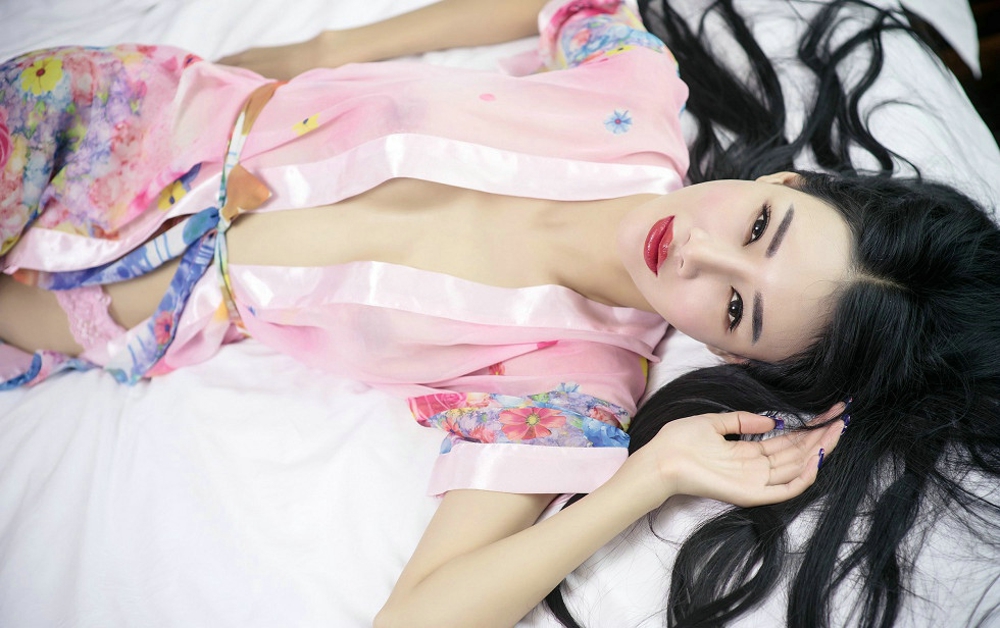 极品尤物女郎婕西儿性感诱惑完美身材美乳气质养眼私房写真