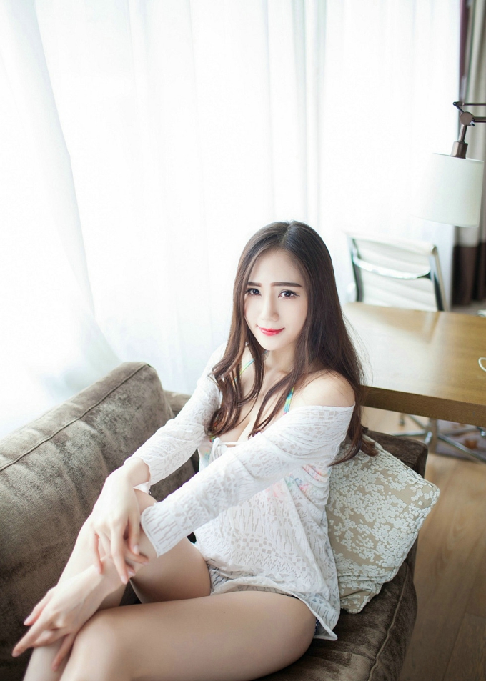 甜美女神SISY思性感大奶诱惑写真