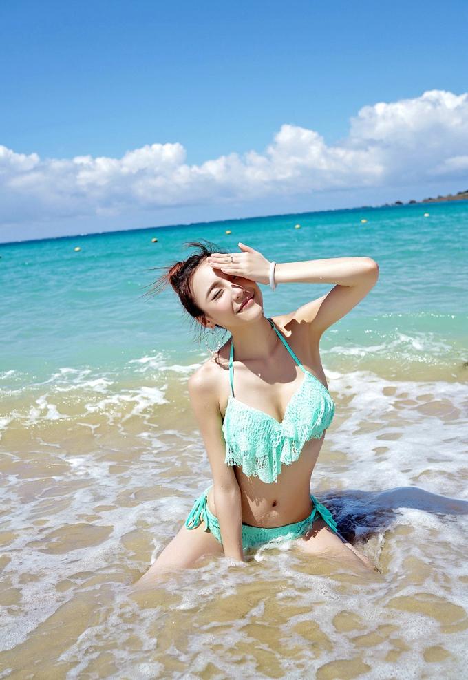 靓丽嫩模Hana妹海边沙滩性感比基尼秀完美身材美乳翘臀写真