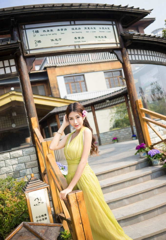 迷人风情长裙女神优雅性感写真
