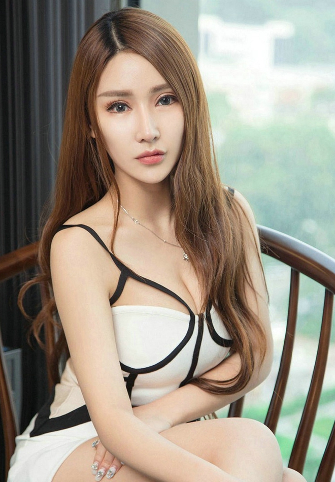 性感娇媚美女私房爆乳翘臀妖娆诱人写真
