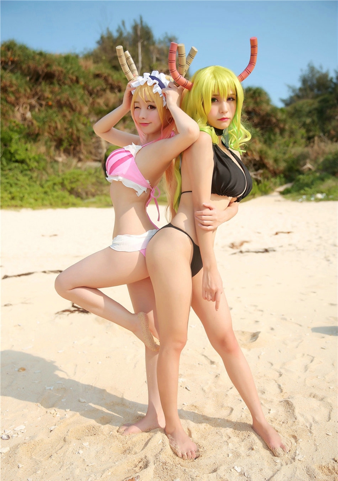 火辣娇艳美女夏美酱&柳侑绮妹抖龙比基尼海边大奶销魂挑逗诱惑写真