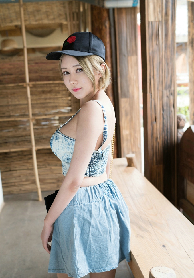 性感女神凯竹BuiBui巨乳迷人诱惑丰润丰姿激情写真