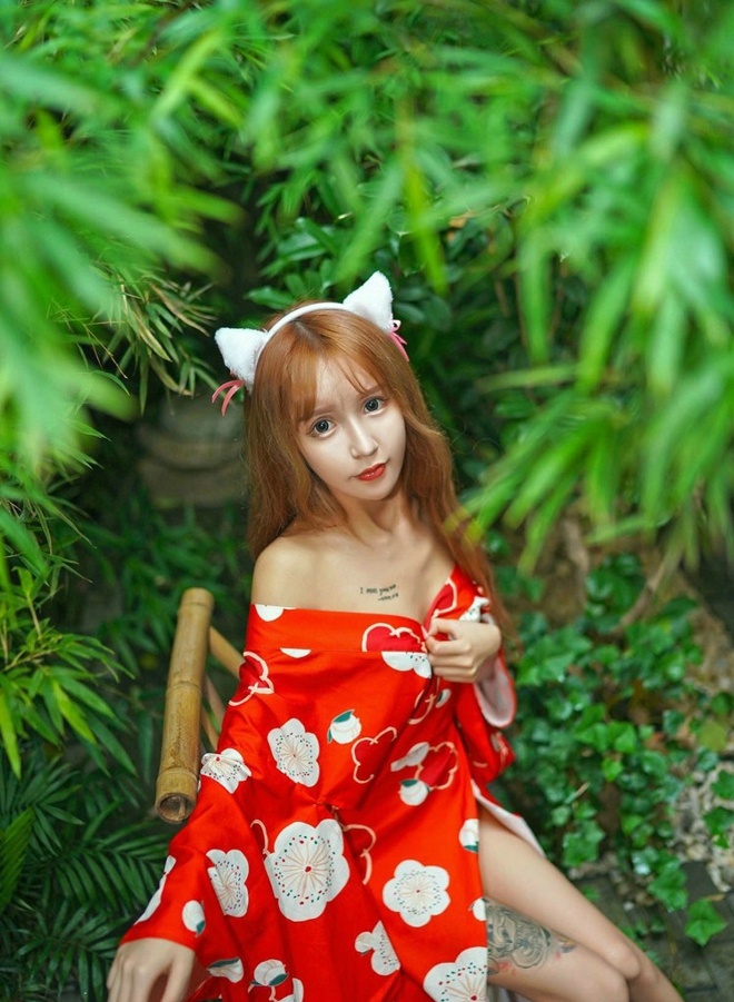 清纯靓丽少女北北火辣美乳户外娇艳诱惑写真