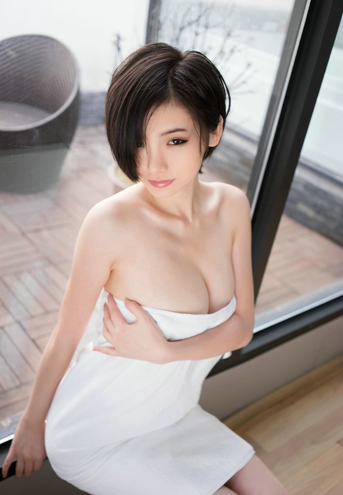 Jenny佳妮浴大胸美女浴袍裹身诱惑迷人白嫩肌肤撩人火辣性感写真