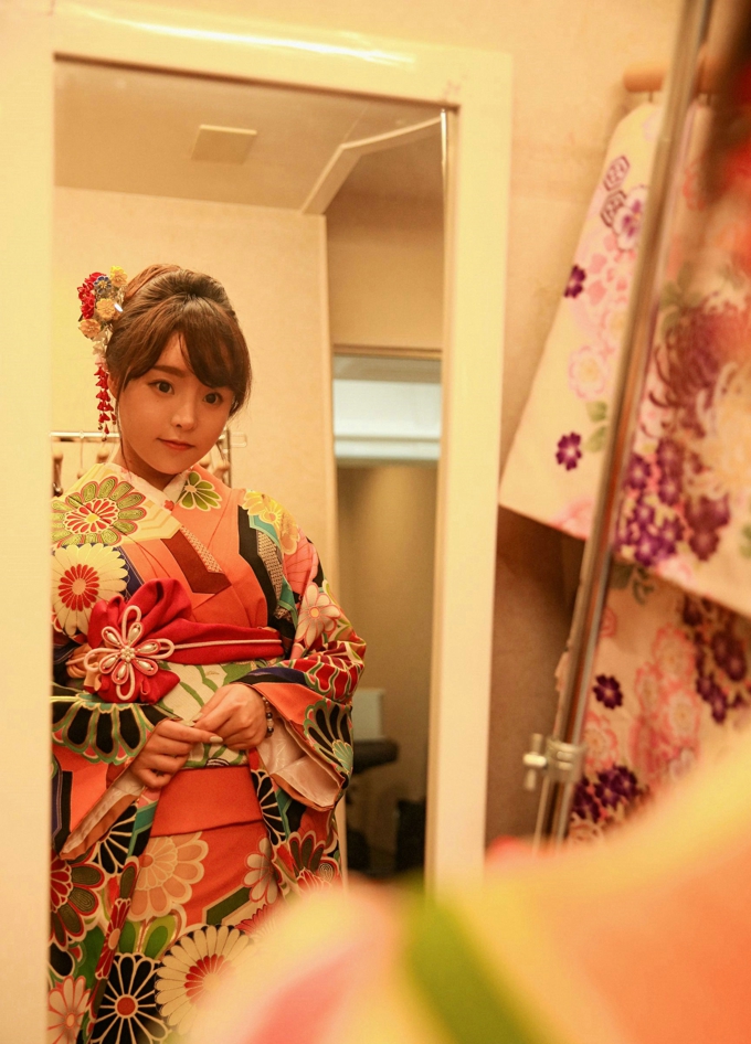 柳侑绮气质和服制服诱惑迷人妩媚写真