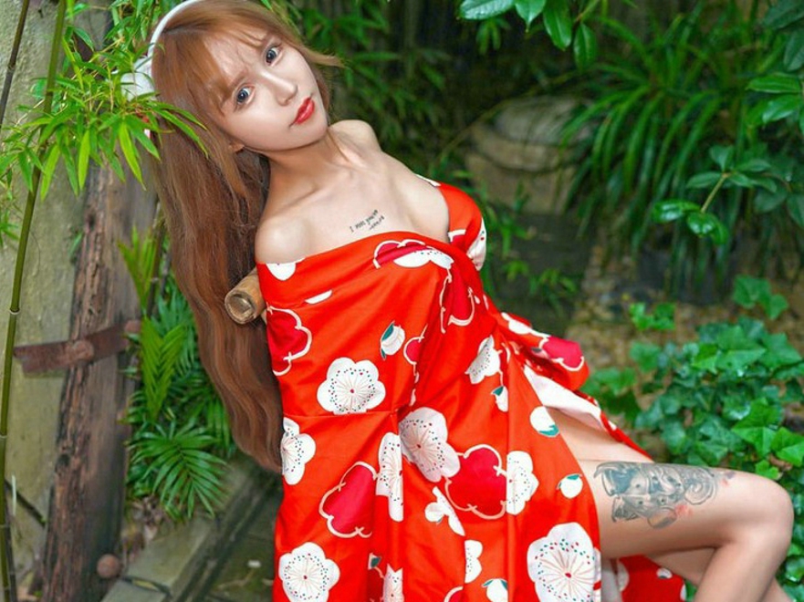 清纯靓丽少女北北火辣美乳户外娇艳诱惑写真