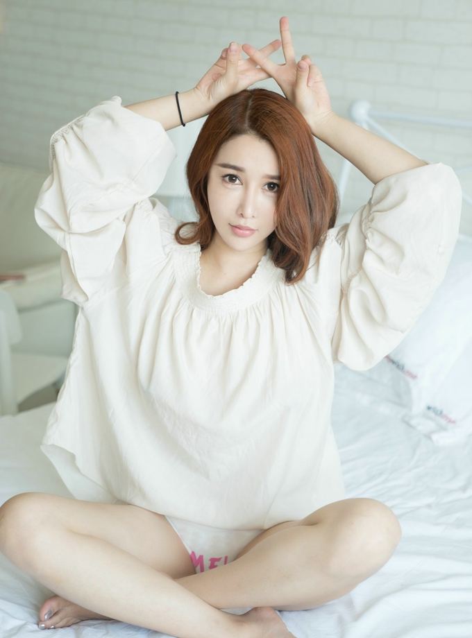 kiko性感蕾丝美乳诱惑迷人居家私房妩媚娇嫩写真