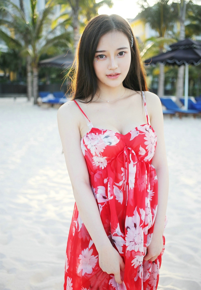 气质唐琪儿诱惑迷人巨乳美腿妩媚丰润激情活力写真