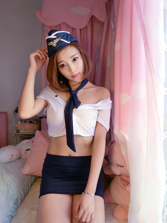 嫩模杨晨晨Sugar居家空姐制服爆乳诱惑丰润迷人气质写真