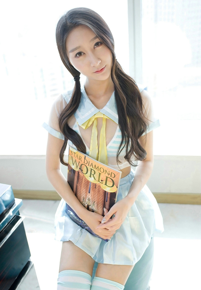 可爱小美女赵熙儿气质学生装诱惑情趣内衣美乳性感迷人写真
