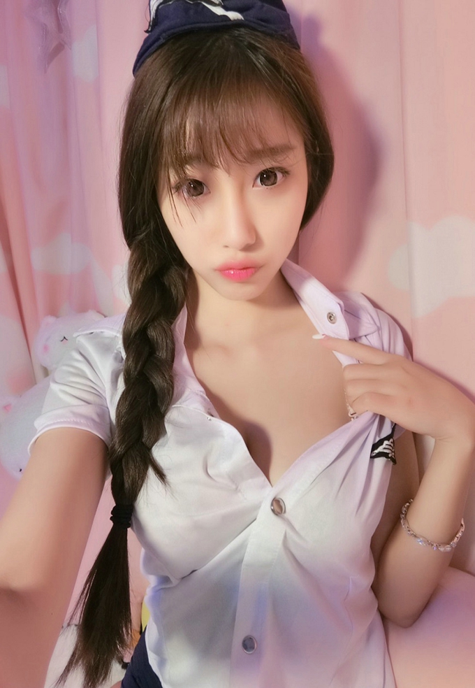 嫩模杨晨晨Sugar居家空姐制服爆乳诱惑丰润迷人气质写真