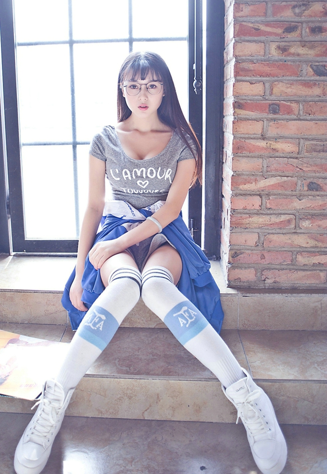 清纯靓丽学妹私房惹火爆乳销魂挑逗诱惑写真