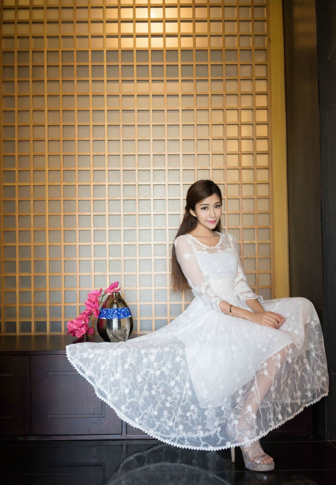 修长美腿诱惑性感女神写真