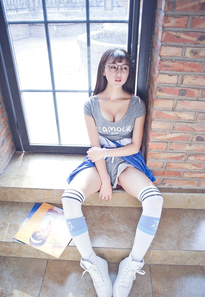 清纯靓丽学妹私房惹火爆乳销魂挑逗诱惑写真