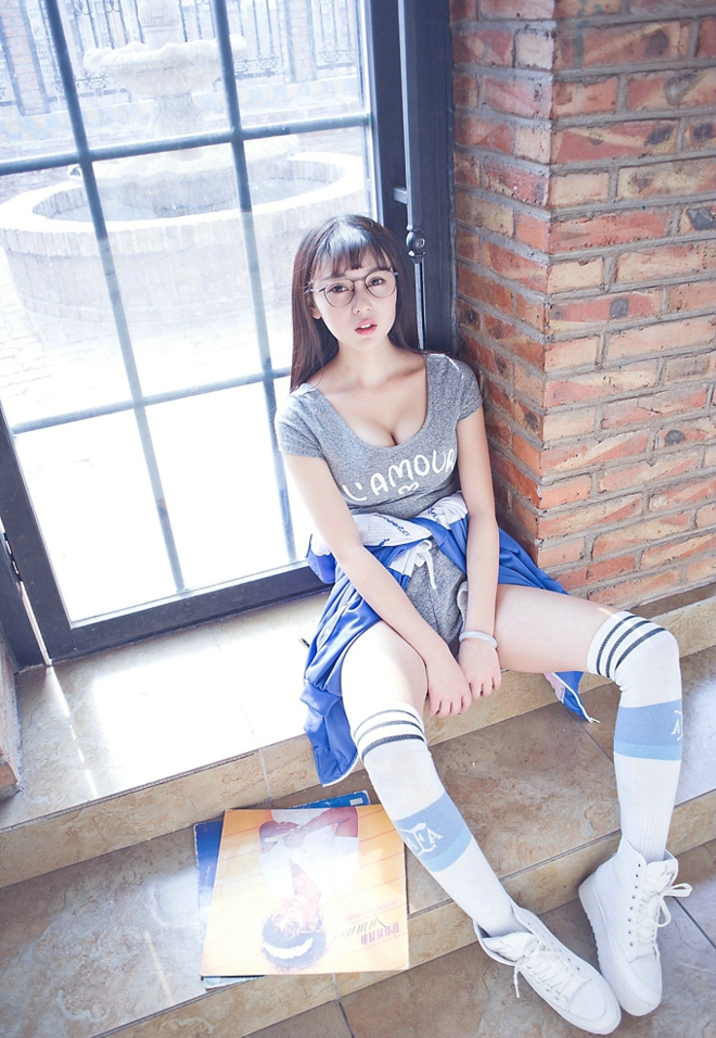 清纯靓丽学妹私房惹火爆乳销魂挑逗诱惑写真