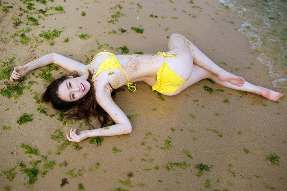 沙滩美女紫琪泳衣美乳娇媚销魂写真