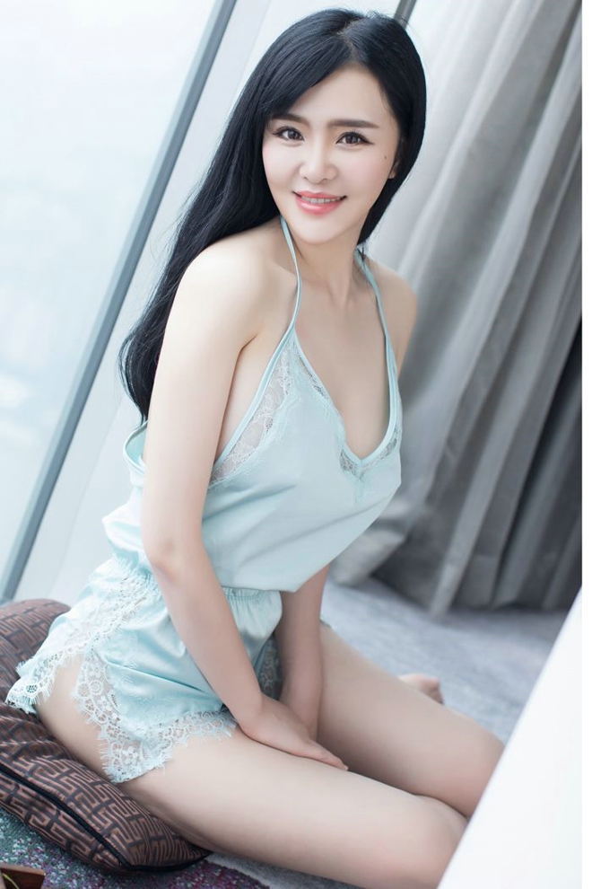 性感火辣娇艳童颜乳神私房大奶娇媚惹火诱惑写真
