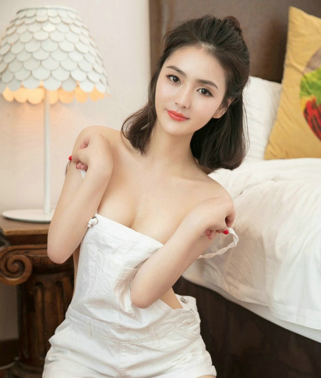美胸萝莉姐翘臀美女性感娇媚诱惑写真
