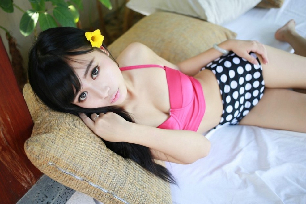 清纯娇巧性感展璐翘臀美乳诱人写真