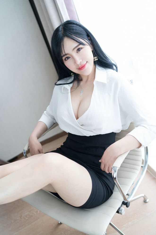 娇媚性感乳神美女私房妖娆销魂撩人写真