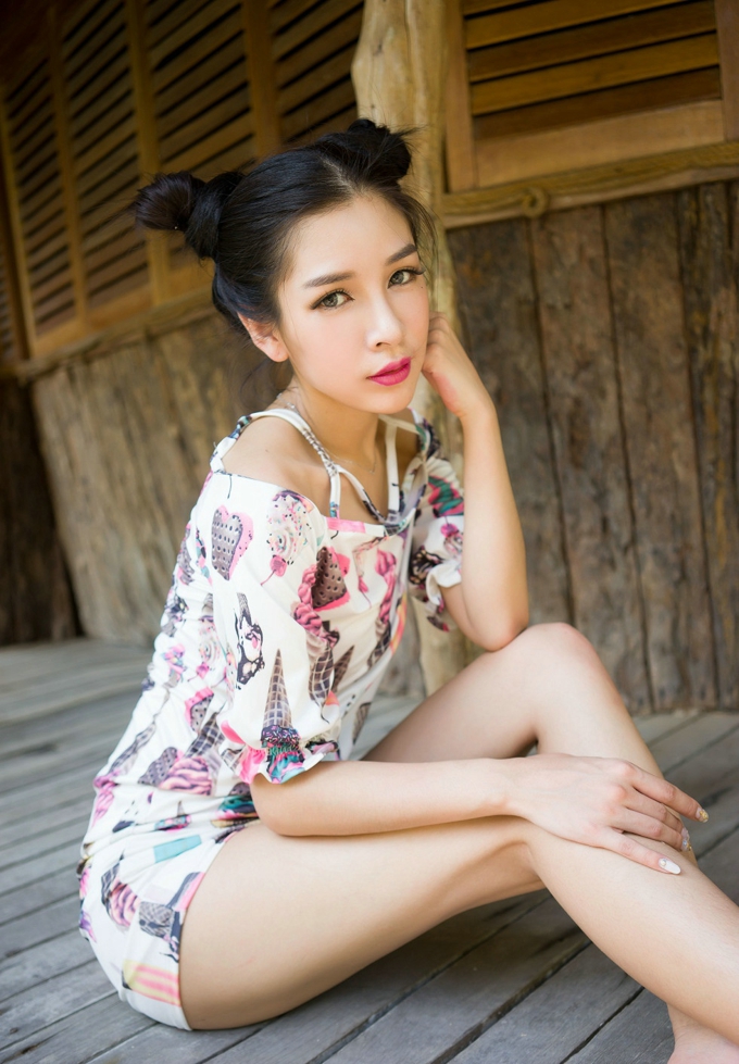 戴小唯性感诱惑迷人美腿气质妖娆撩人妩媚写真