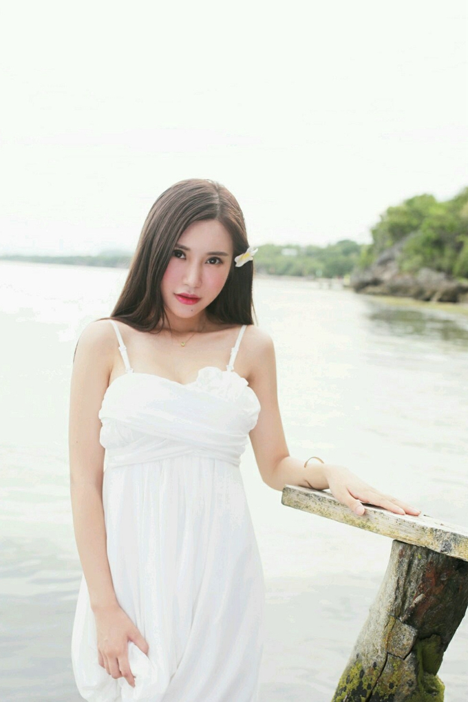 靓丽风情美女绮里嘉ula性感写真