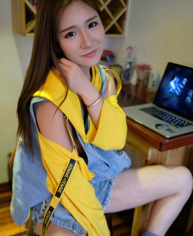 胸大妹子羊羊私房大奶销魂妖娆诱惑写真