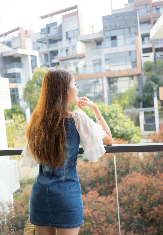 修长美腿诱惑性感女神写真