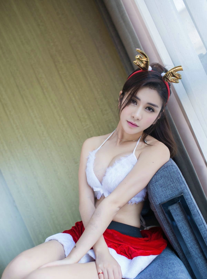 惹火性感艳丽大奶美女私房火辣诱惑写真