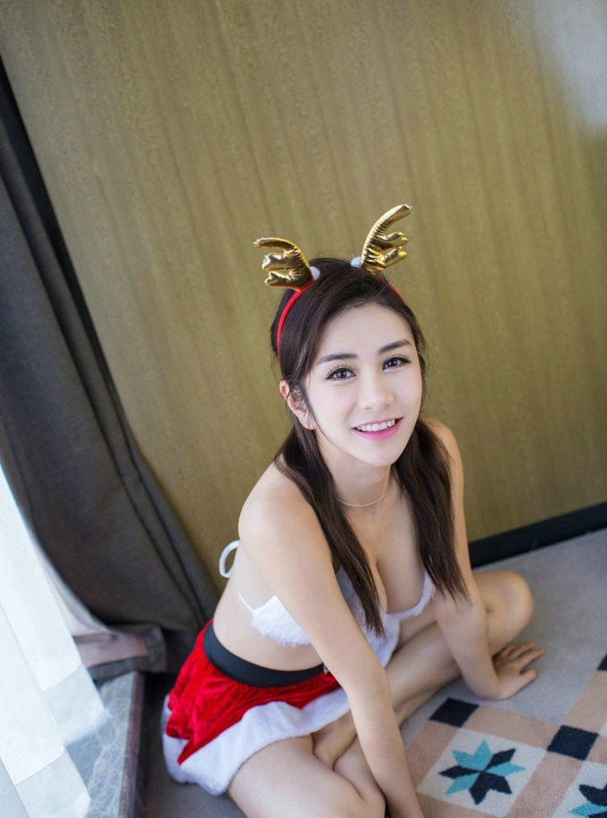 惹火性感艳丽大奶美女私房火辣诱惑写真