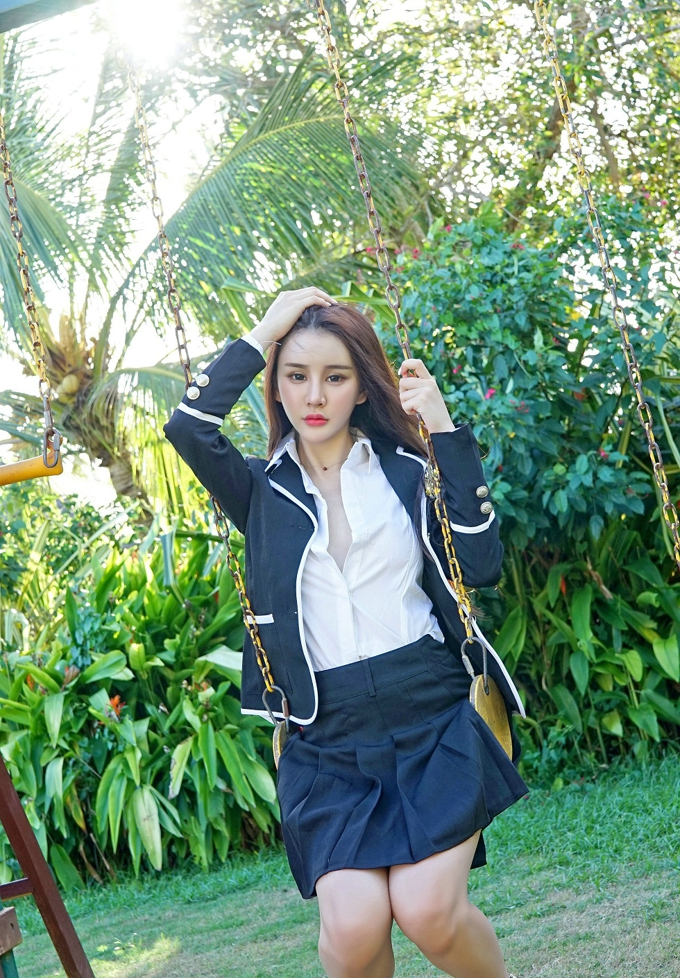 靓丽嫩模Cheryl青树气质迷人白嫩肌肤清纯撩人写真