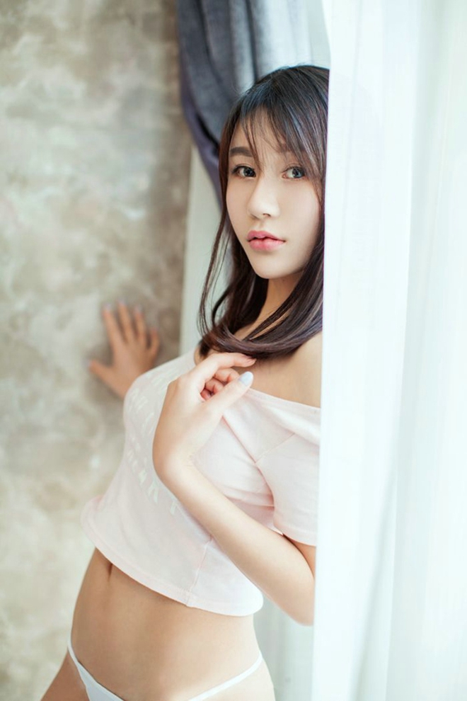 性感火辣色妹妹宋梓诺酒店摆姿弄舞丁字裤销魂妖娆妩媚撩人写真